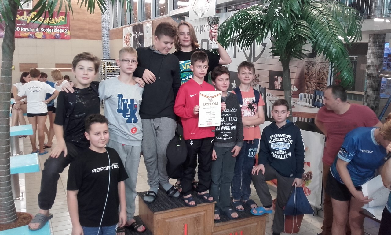 MISTRZAMI POWIATU W PŁYWANIU DRUŻYNOWYM MISTRZAMI POWIATU W PŁYWANIU DRUŻYNOWYM